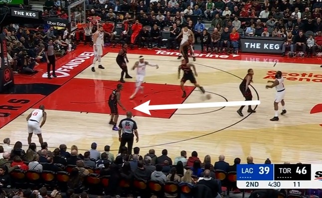 优直播nba-大师级视野！哈登弧顶击地妙传队友得分