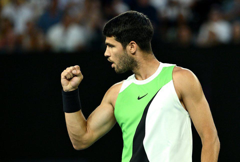 解锁大满贯全四强！阿卡三盘横扫本土一哥，生涯首进澳网半决赛